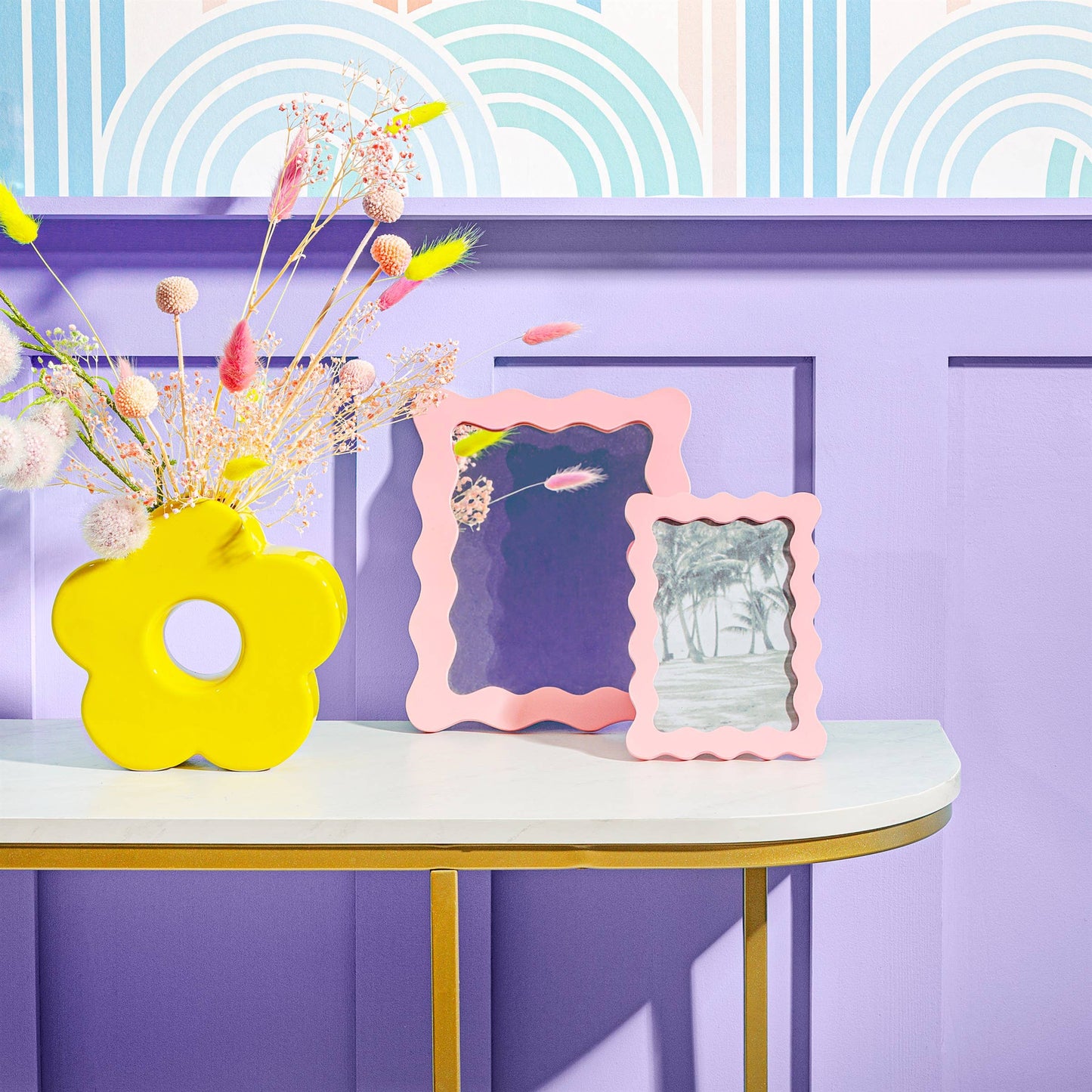 Sass and Belle - Wiggle Border Frame Pink