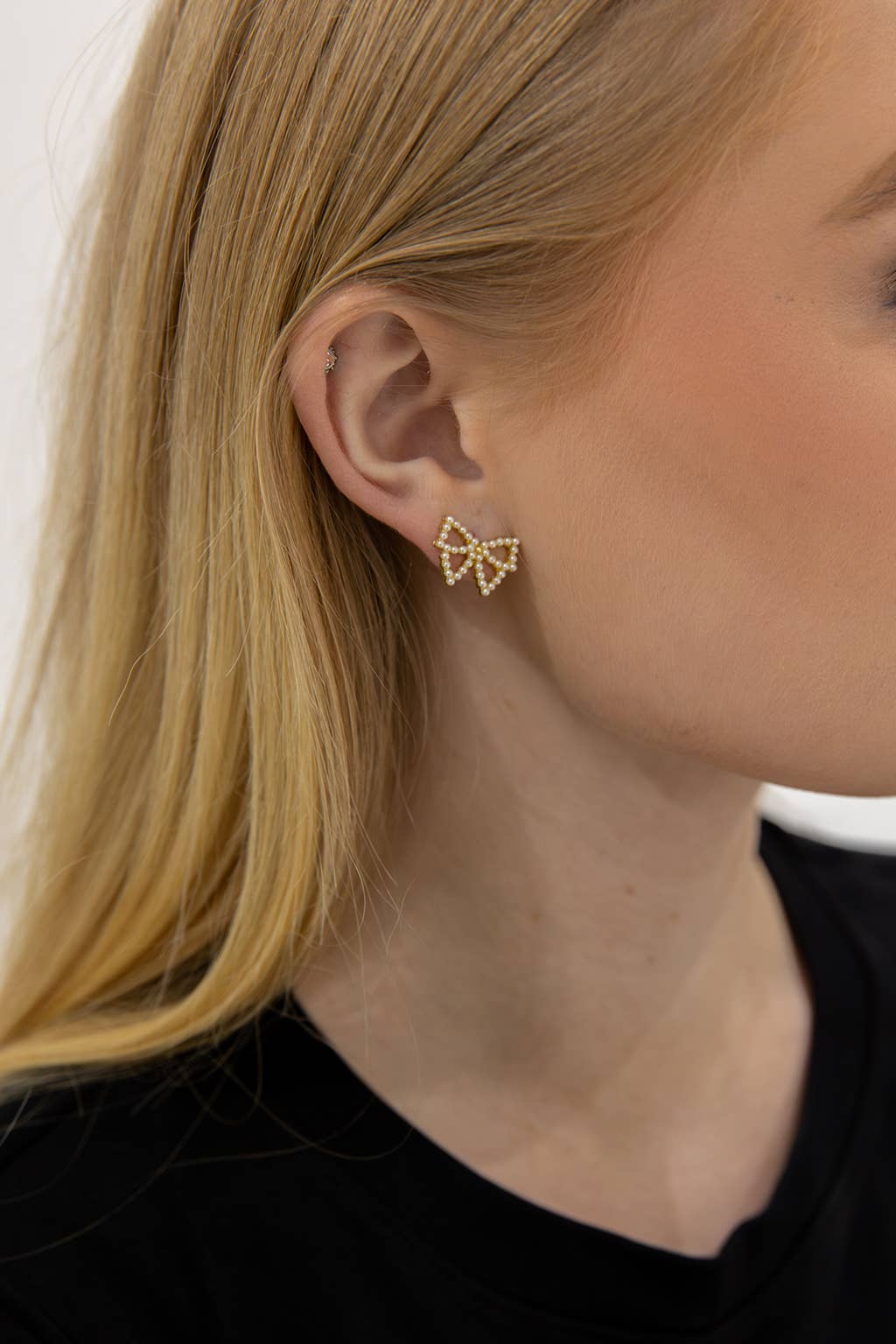 Last True Angel - Pearl Bow Earrings