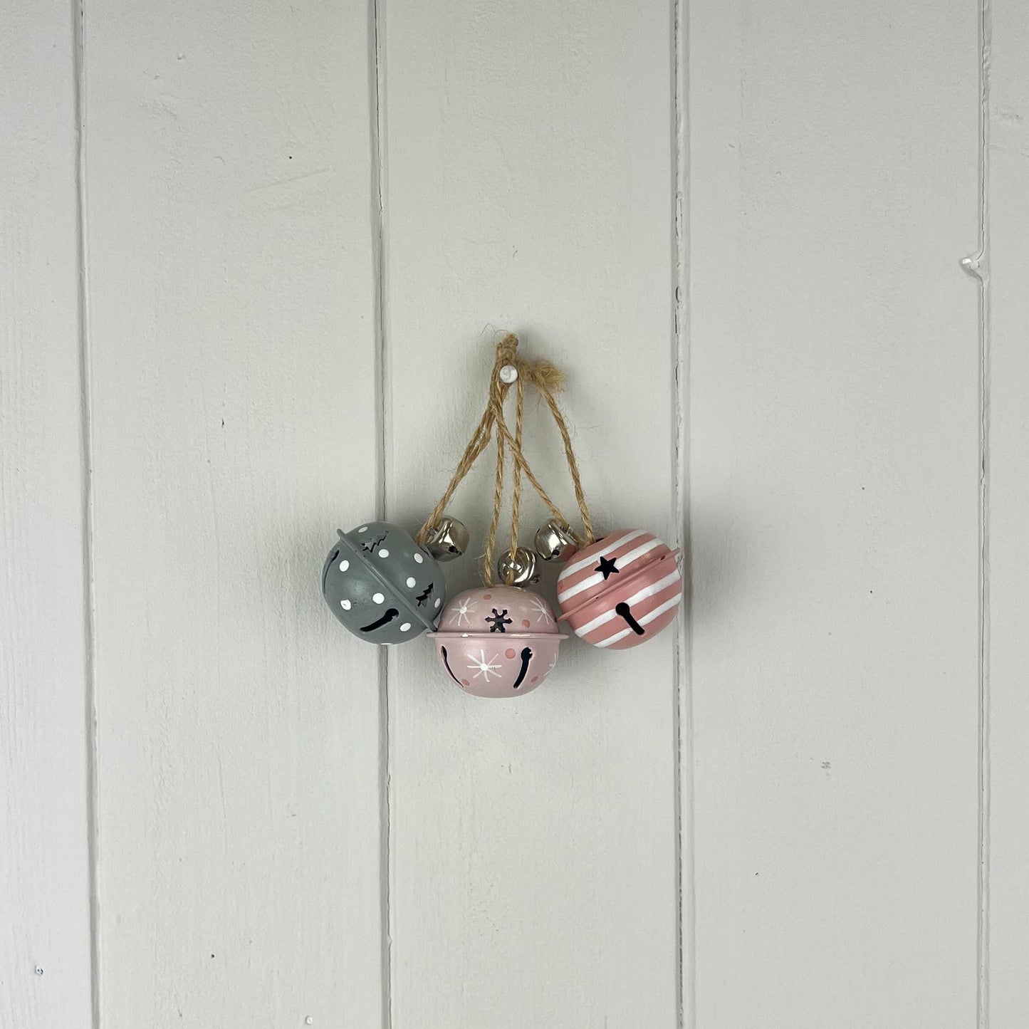 Metal Hanging Balls - choice of 3 colours and designs