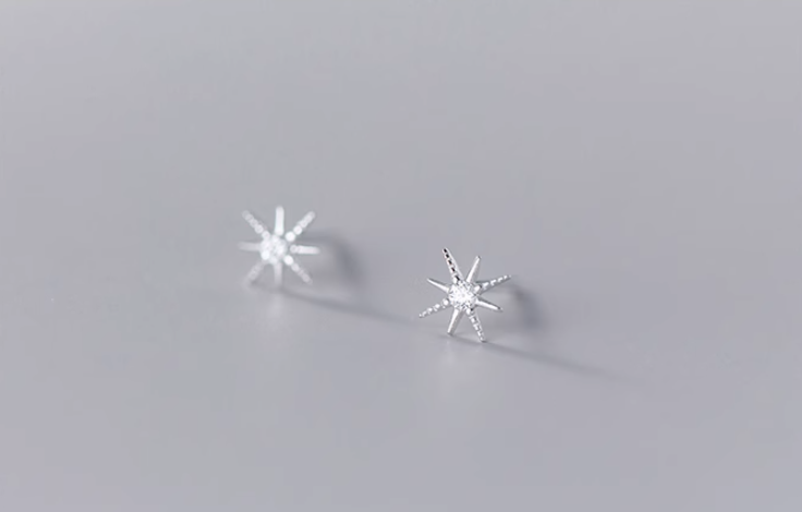 White Leaf - Mini Bright Star Earring in Sterling Silver