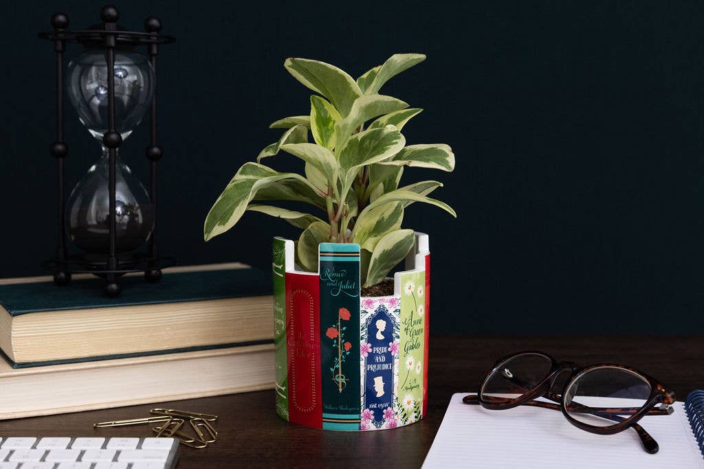 Steel Mill & Co UK - Desk Pot, Classic Books