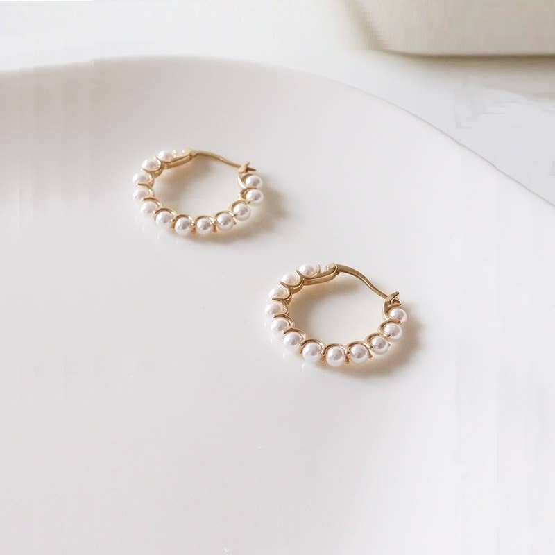 Last True Angel - Faux Pearl Hoop Earring in Gold