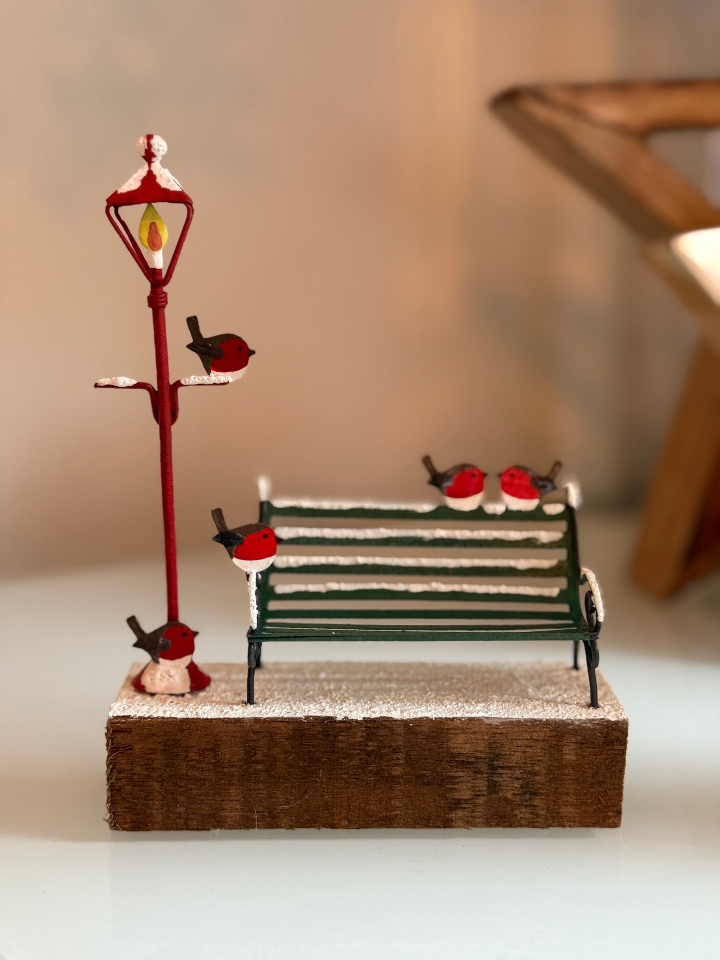 Shoeless Joe 14cm Robins & Park Bench Scene on Block