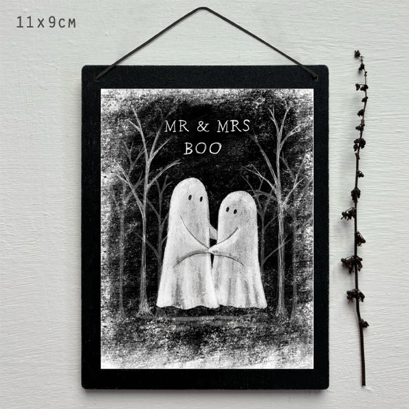 Ghost sign-Mr & Mrs Boo