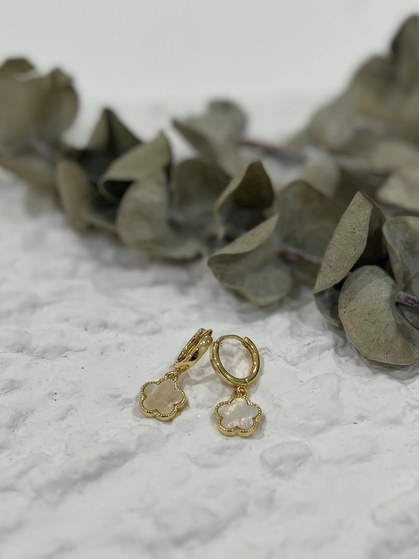 White Leaf - 5 Petal Flower Huggie Earring in Mother of Pearl