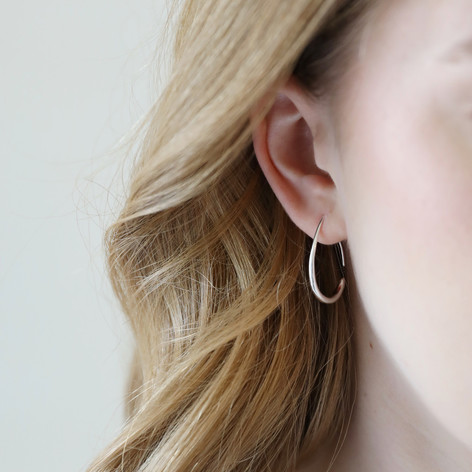 Lisa Angel - Small Teardrop Hoop Earrings In Silver