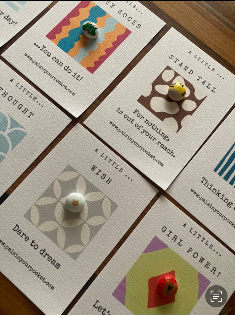 Pals in your Pocket - Animal pocket pal and card. Adopt a pet Giraffe. Confidence