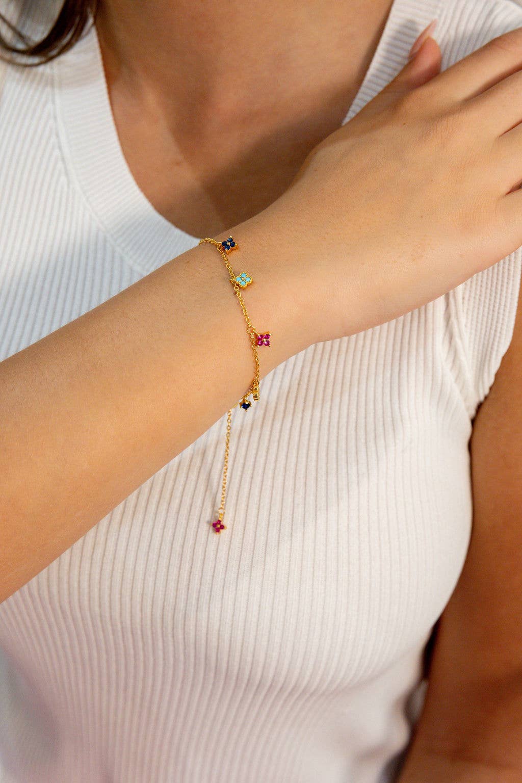 Last True Angel - Flower Charm Droplet Bracelet in Multi & Gold