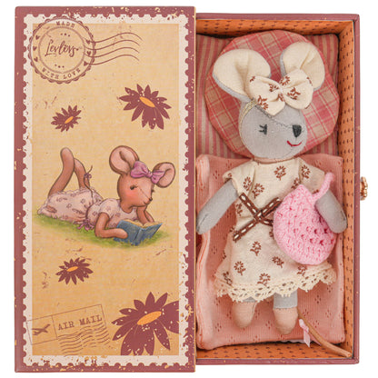 LEVLOVS - Levlovs Mouse Sophia in Stamp Holder Box with Bedding 