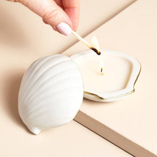 Lisa Angel - Cocoa Butter and Vanilla Ceramic Candle -Not available to EU