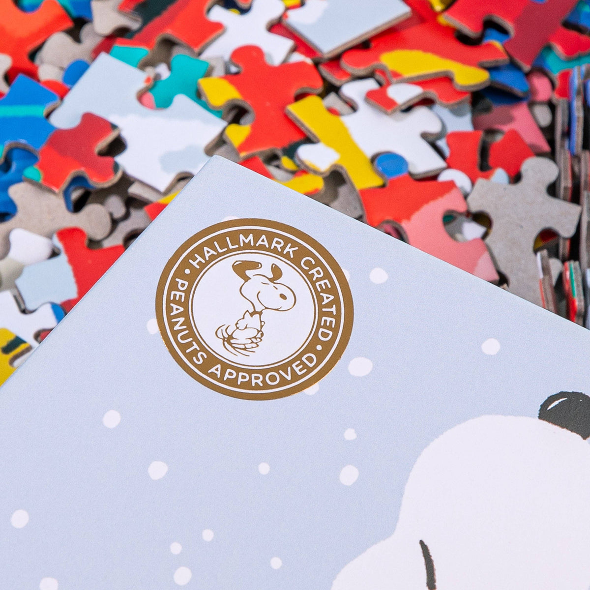 Hallmark - Peanuts™ Snoopy Red Doghouse 680-Piece Jigsaw Puzzle