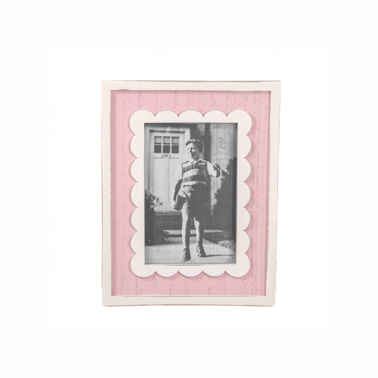 Sass and Belle - Scalloped Pink Photo Frame