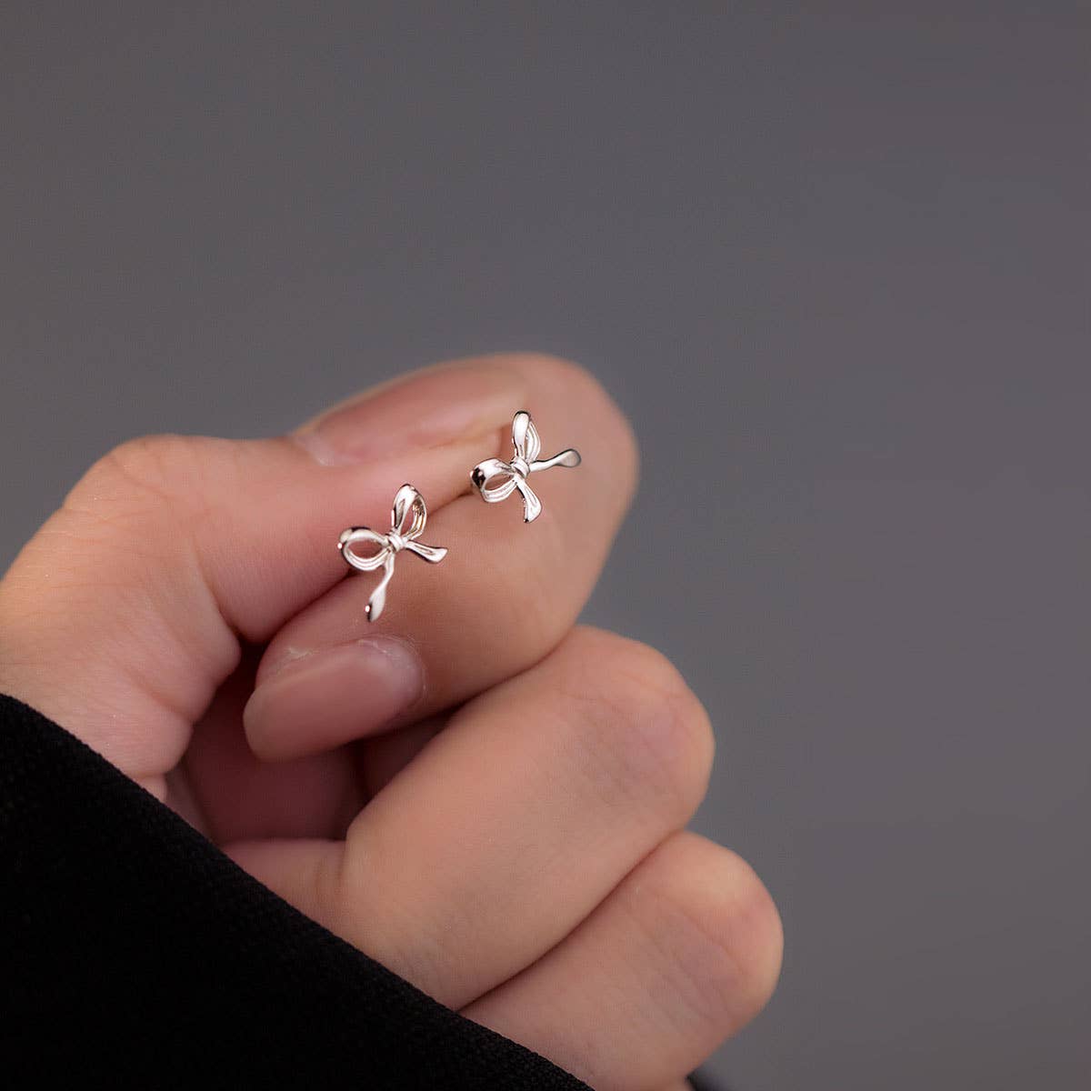 White Leaf - Little Bow Earring in Sterling Silver
