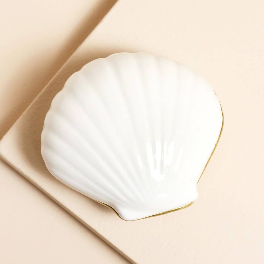 Lisa Angel - Cocoa Butter and Vanilla Ceramic Candle -Not available to EU