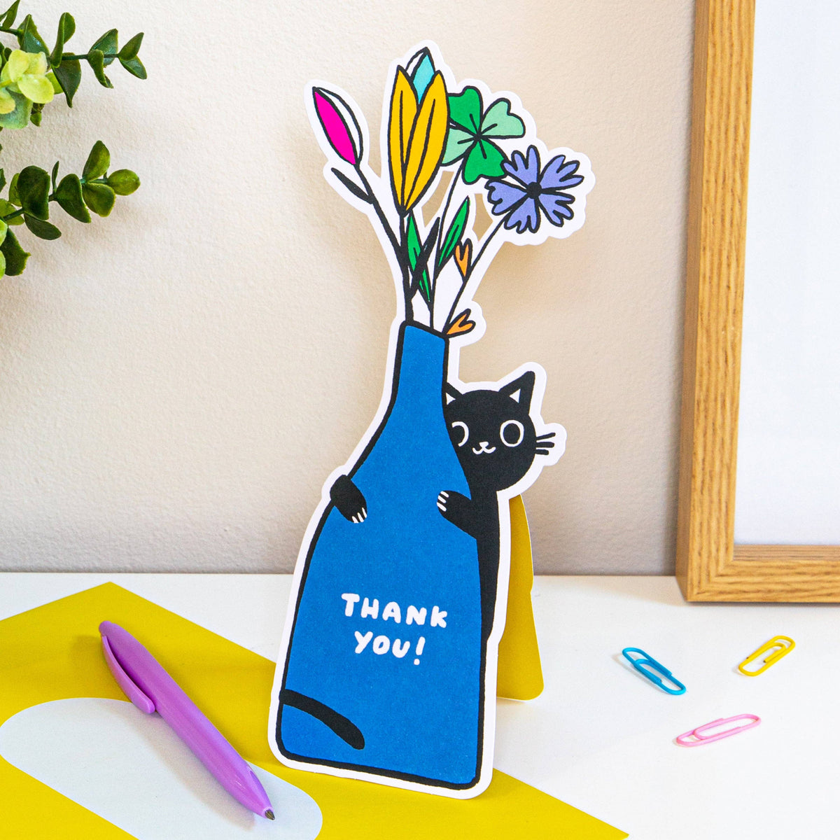 Hallmark - Magical Botanicals Paper Flowers - Die Cut Black Cat Design