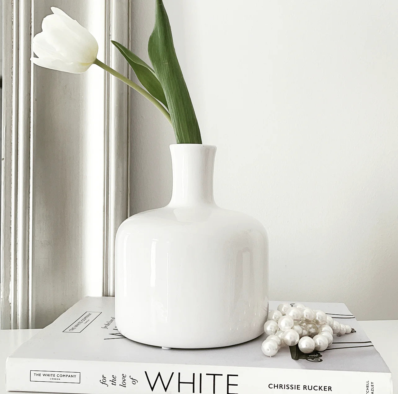 White or Matt marble vase