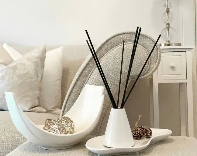 Off white ceramic styling/fruit bowl
