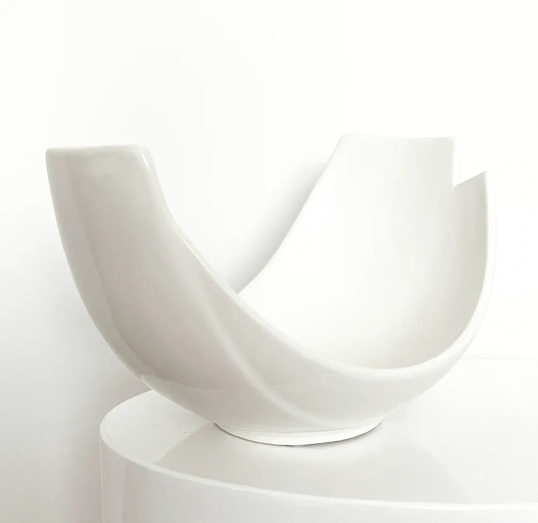 Off white ceramic styling/fruit bowl