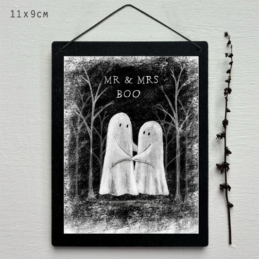 Ghost sign-Mr & Mrs Boo