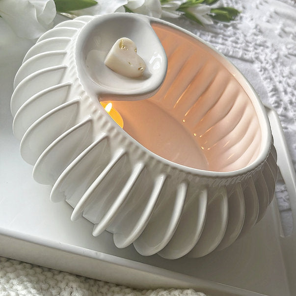 Betty white glazed wax/oil burner
