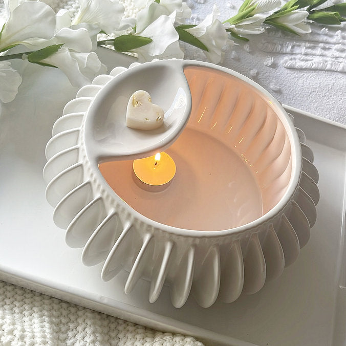 Betty white glazed wax/oil burner