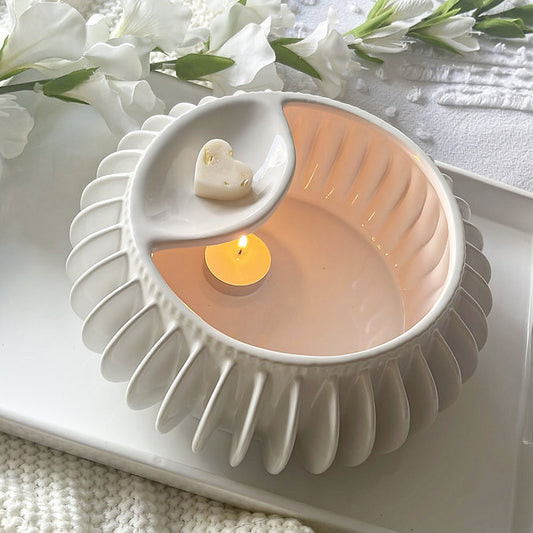 Betty white glazed wax/oil burner