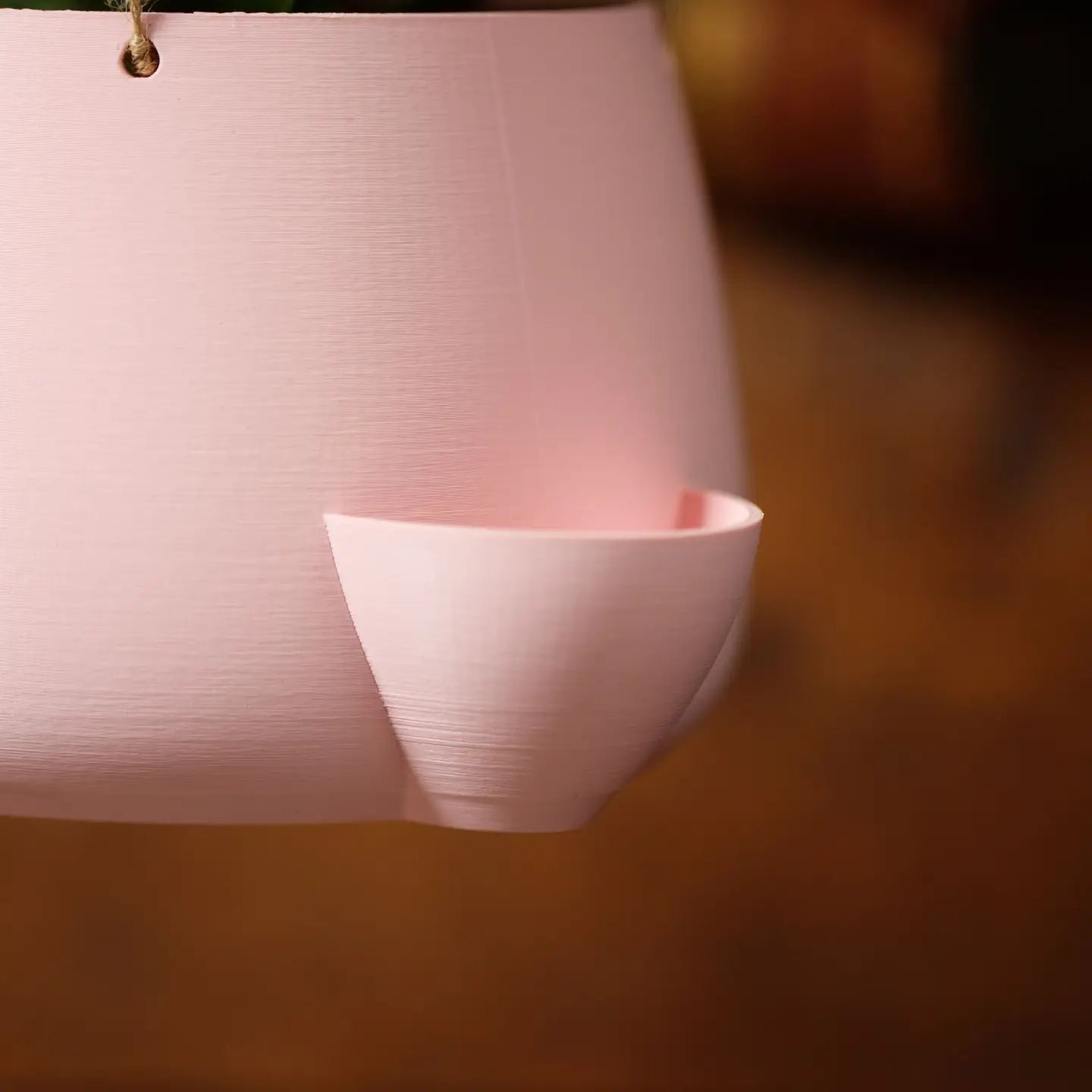 Eco-Elegance: the Sustainable Hanging Happy Pot - Peach Pink