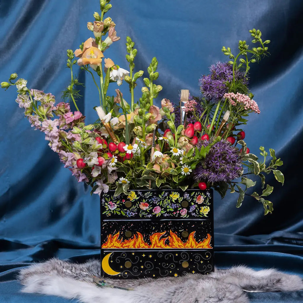 Officially licensed Sarah J. Maas A Court of Thorns and Roses Dresser Ceramic Vase.