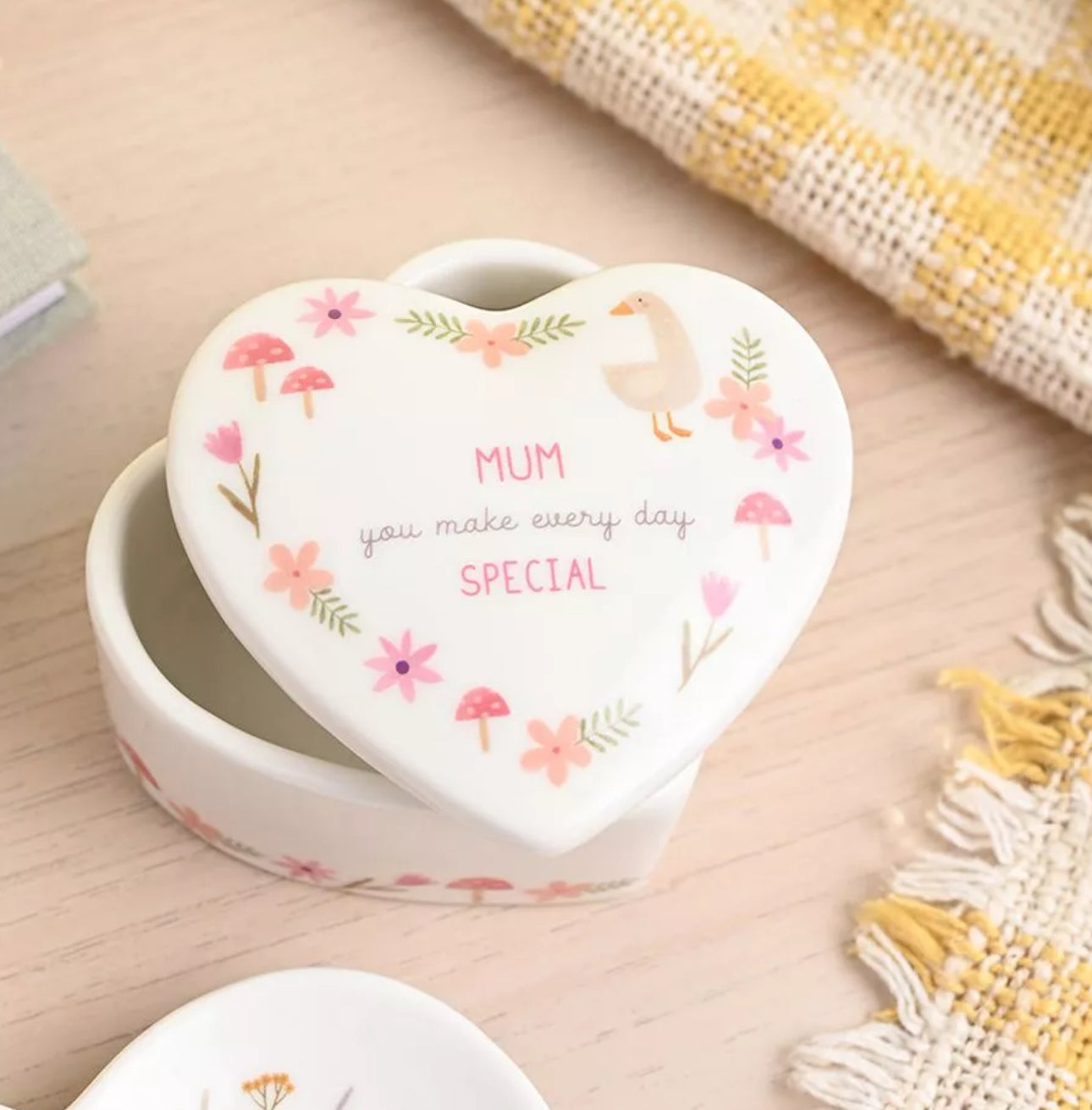 LOVE LIFE CERAMIC TRINKET BOX - Mum or Mummy