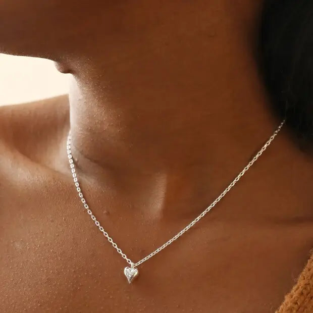 Tiny Heart Pendant Necklace in Silver