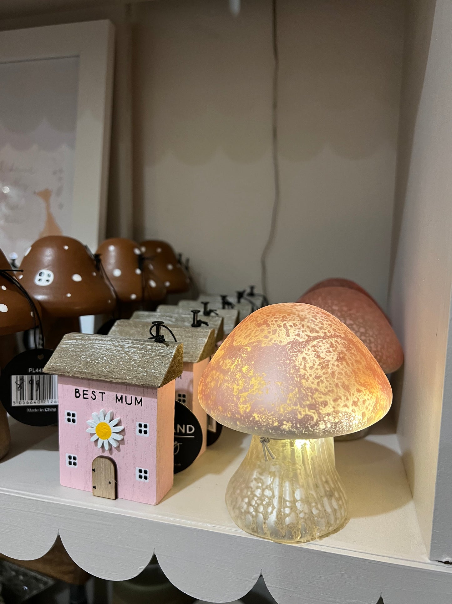 Pink 'Best Mum' Wooden House