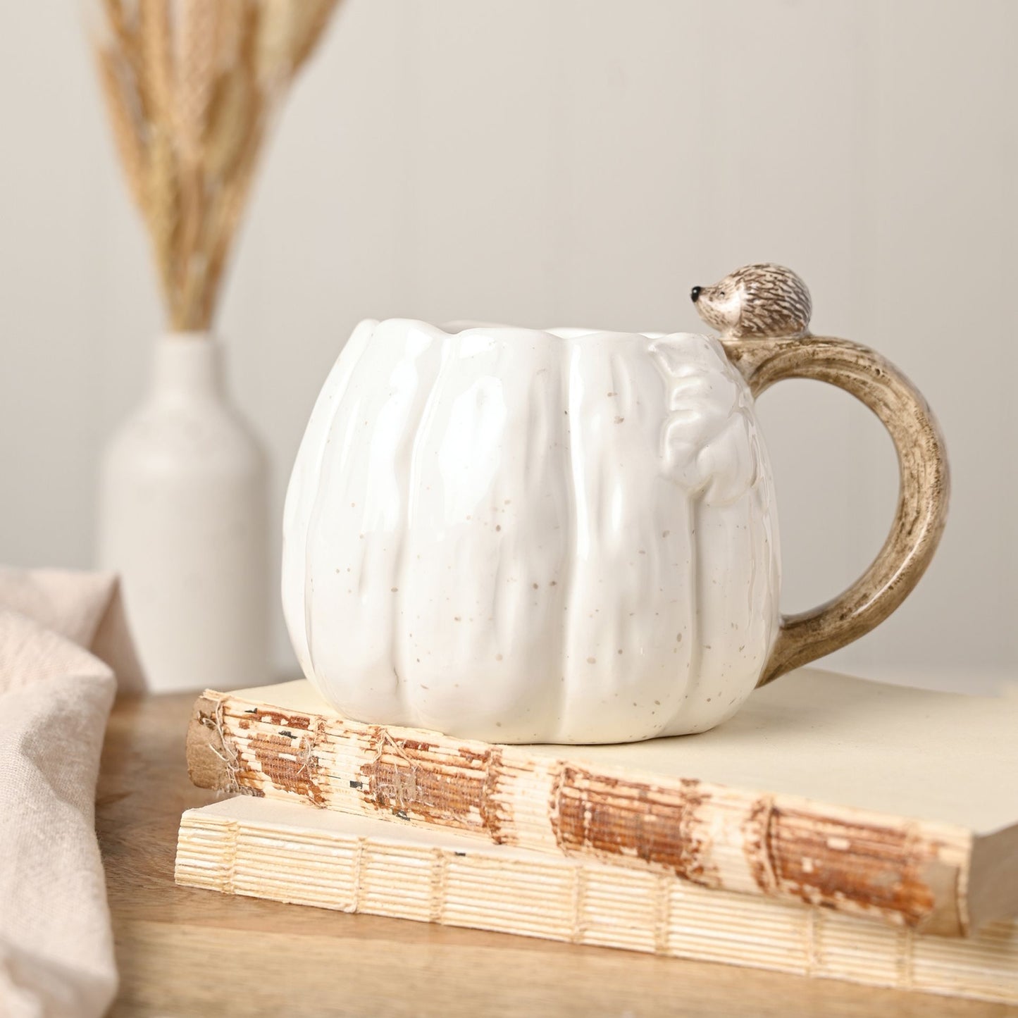 PUMPKIN MUG WITH HEDGEHOG ON THE HANDLE