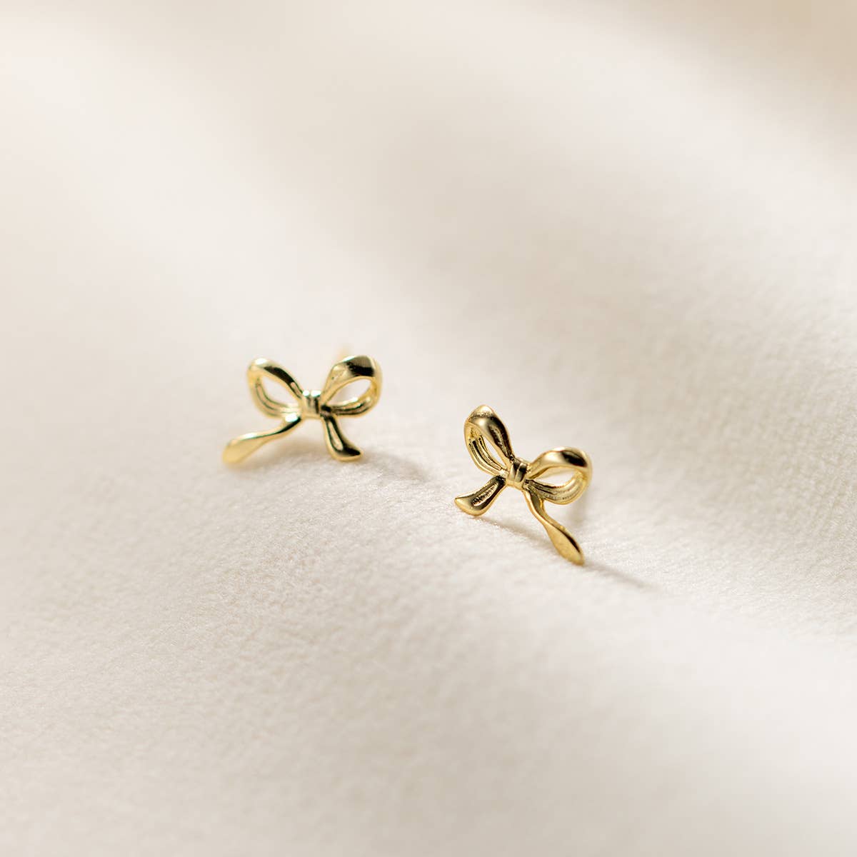 White Leaf - Little Bow Earring in Gold Plated Sterling Silver
