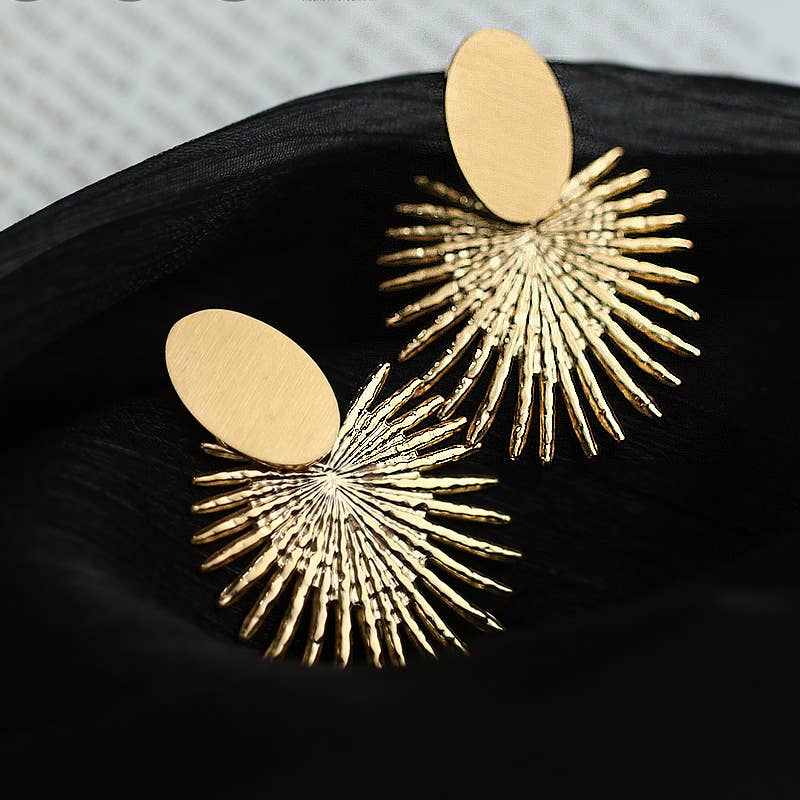 White Leaf - Splayed Drop Earring in Gold