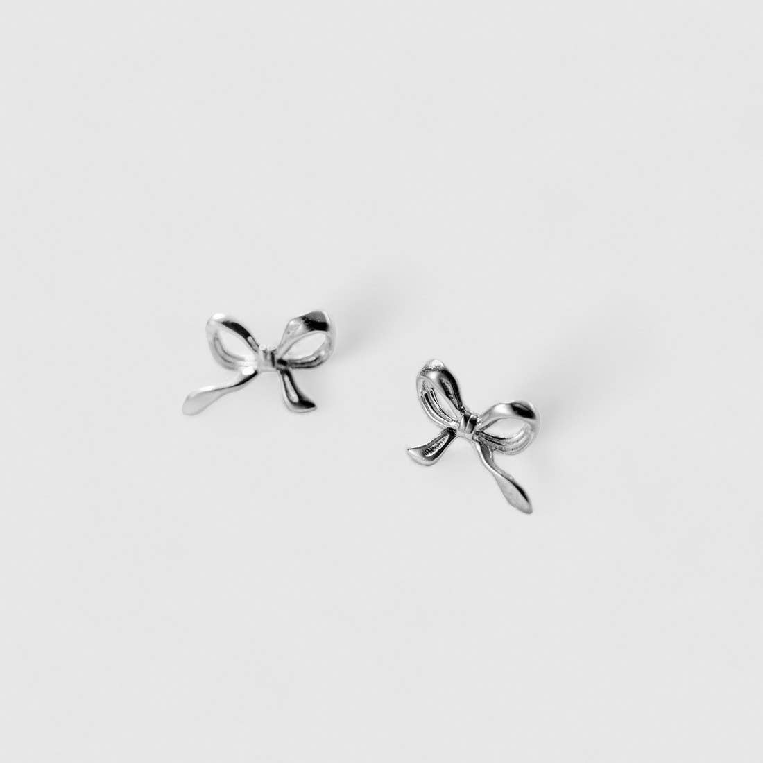 White Leaf - Little Bow Earring in Sterling Silver