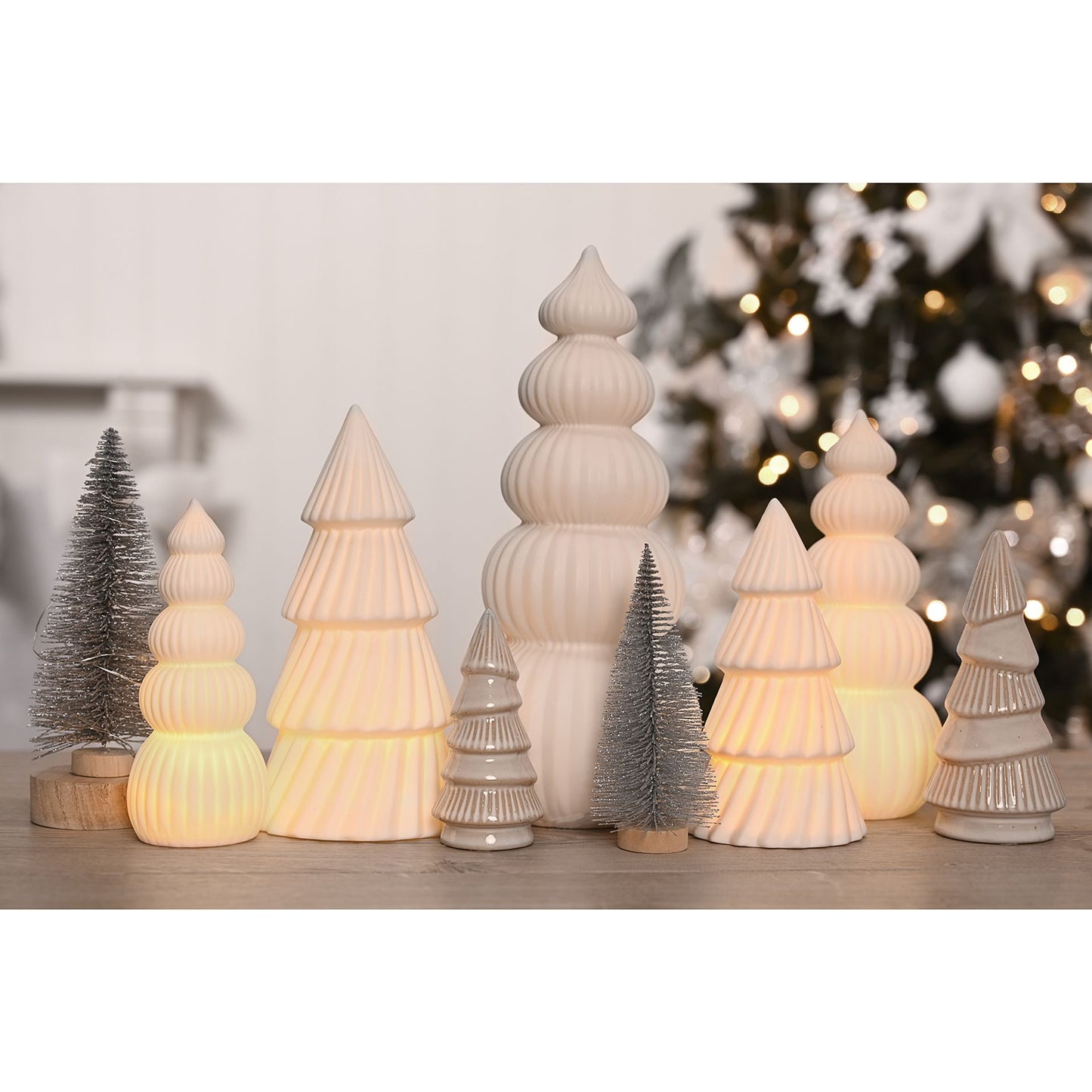 CERAMIC 27CM LED LIGHT UP CHRISTMAS TREE